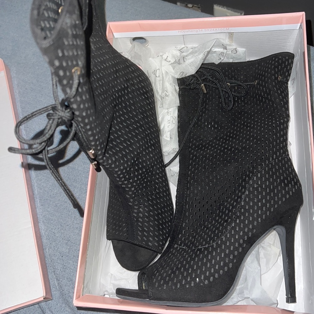 Black suede cute style pumps